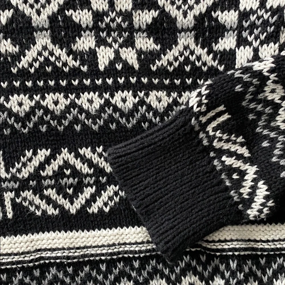 Old Navy Boys Nordic Pullover Hooded Knit Sweater Size S (6) Black & White